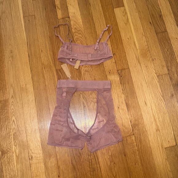 Skims Set Size XXS After Hours Rose Clay Logo Mesh Underwire Bra & open shorts - Picture 10 of 10